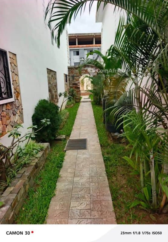 Location villas 5 pièces - Cocody 8em tranche star 12 — photo 4