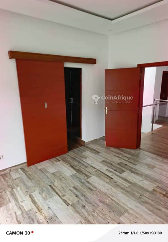 Location villas 5 pièces - Cocody 8em tranche star 12 — photo 5