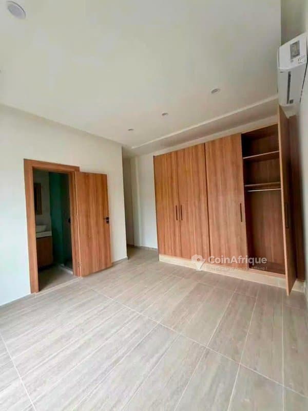 Location villa 7 pièces à Cocody Riviera golf Berverly Hill — photo 4