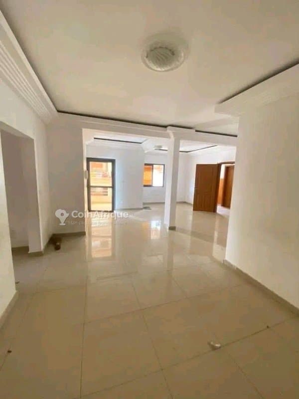 Location appartement 3 pièces à Cocody Angré 9è Tranche