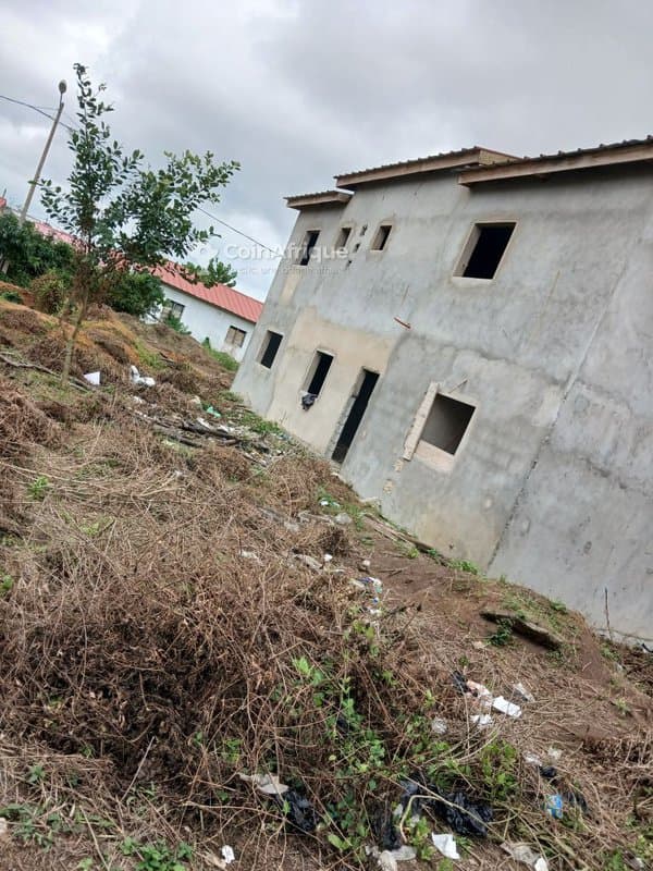 Vente villa duplex 7 pièces bati sur 450m2 en bente dans une cité à Bingerville — photo 4