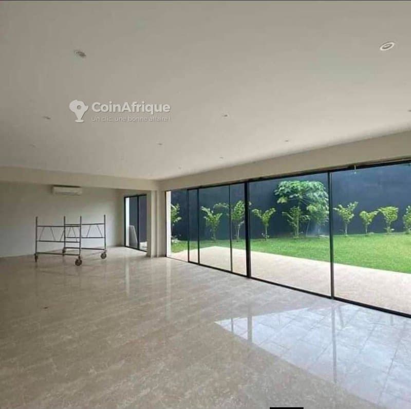 Location villa 6 pièces à Riviera 4 — photo 3