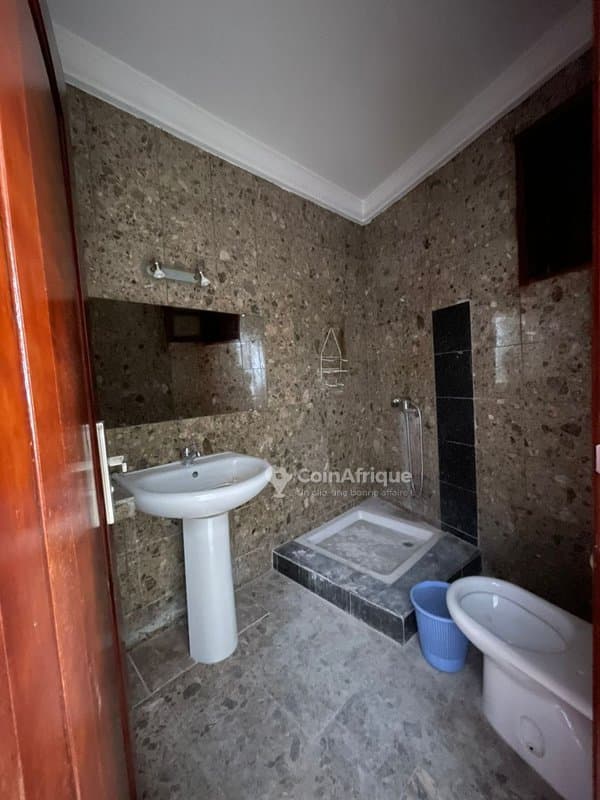Location villa 7 pièces M b a d o n — photo 2