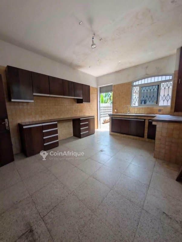 Location villa duplex de 7 pièces à Cocody Rivera golf 4 mel Théodore — photo 2