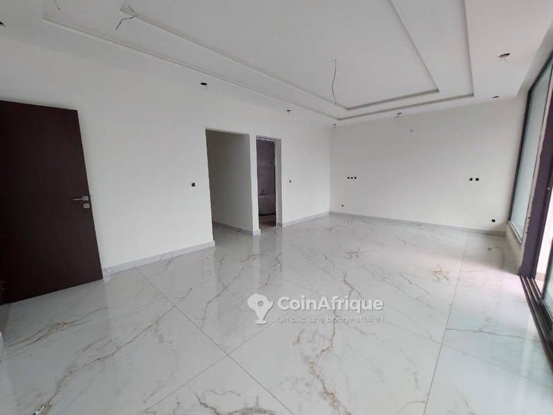 Vente villa triplex 8 pièces - Cocody Riviera — photo 3