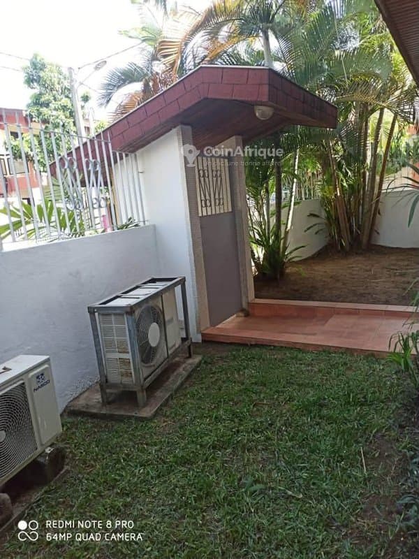 Location villa duplex de 6 pièces à cocody angre 8eme tranche cité soleil 1 — photo 2