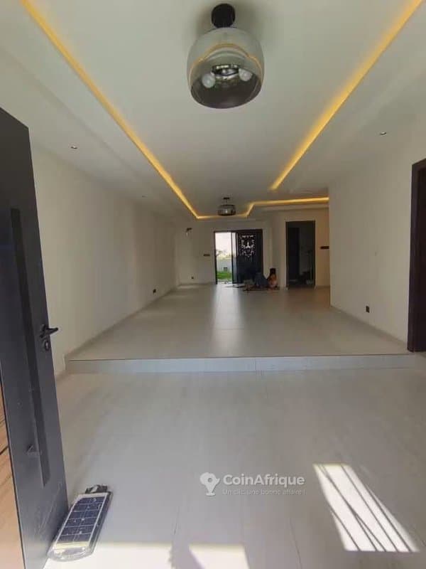 Vente villa 8 pièce à Bingerville Fehkessé Zone Cité Oribat — photo 2
