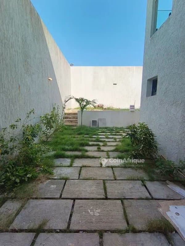 Vente villa 8 pièce à Bingerville Fehkessé Zone Cité Oribat — photo 3