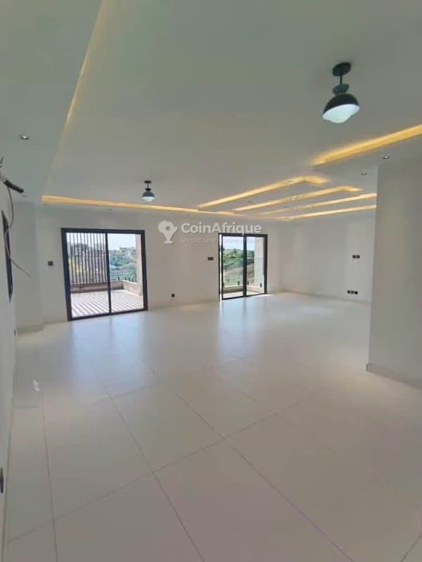Vente villa 8 pièce à Bingerville Fehkessé Zone Cité Oribat — photo 5