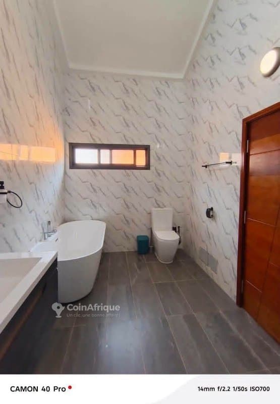 Location villa 9 pièces à Cocody Angre — photo 2