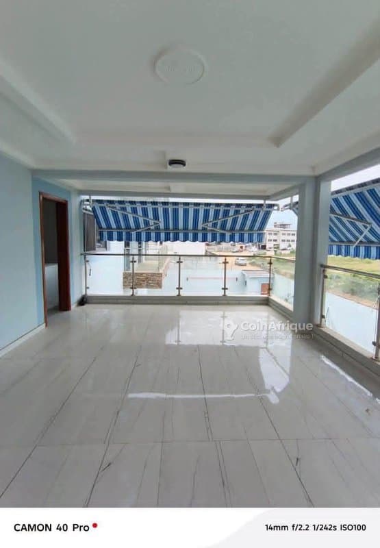 Location villa 9 pièces à Cocody Angre — photo 4