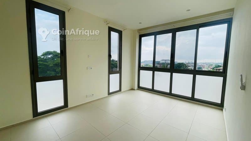 location appartement de haut standing 4 pièces + piscine commune - cocody riviera 2 — photo 2