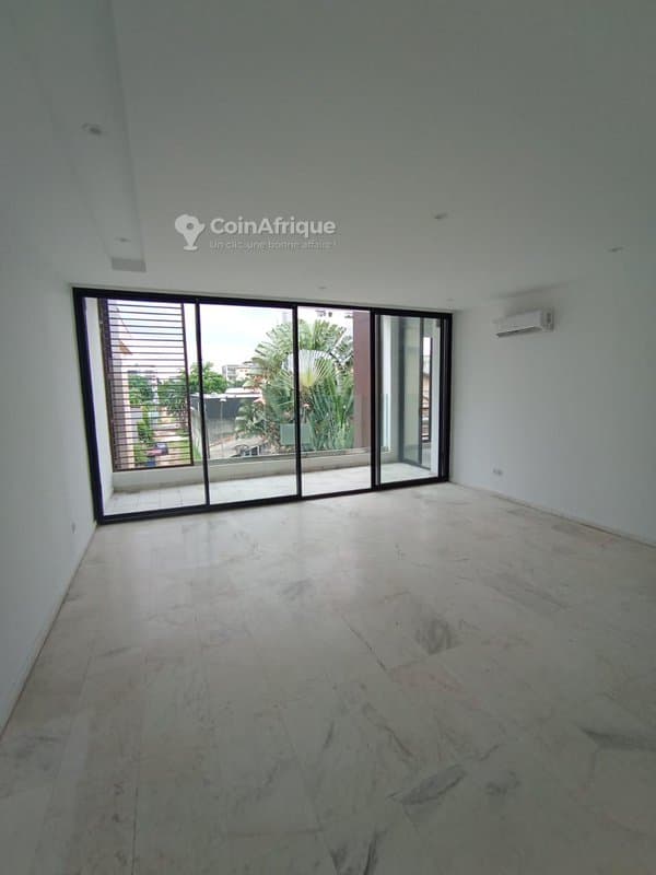 Location appartement de standing 4 pièces - Cocody 2 plateaux 7eme tranche — photo 2