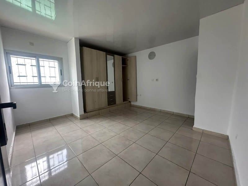 Location villa basse de 5 pièces à cocody rivera 3 dans une zone résidentielle — photo 5