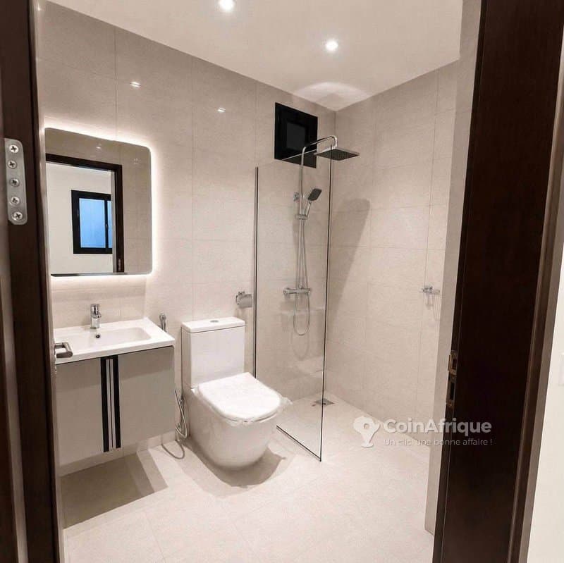 location appartement de standing 3 pièces - cocody 2 plateaux 9eme tranche cgk — photo 3