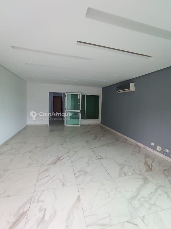 Location appartement de standing 3 pièces - cocody 2 plateaux 7eme tranche — photo 3
