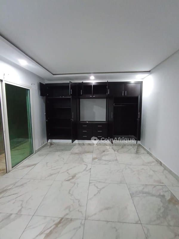 Location appartement de standing 3 pièces - cocody 2 plateaux 7eme tranche — photo 4
