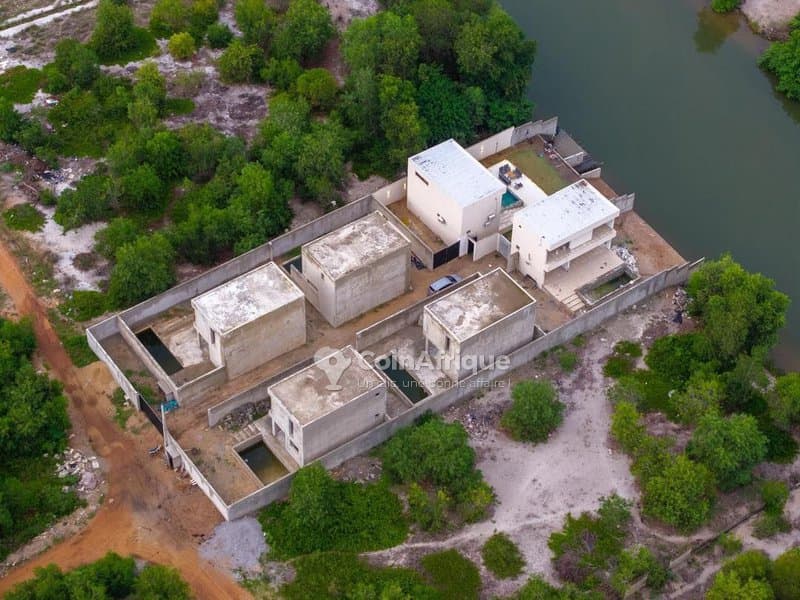 Vente de 6 villas de 5 pièces meublées avec piscine à assinie — photo 2
