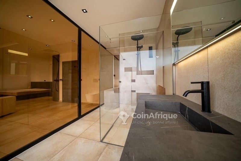 Vente de 6 villas de 5 pièces meublées avec piscine à assinie — photo 4