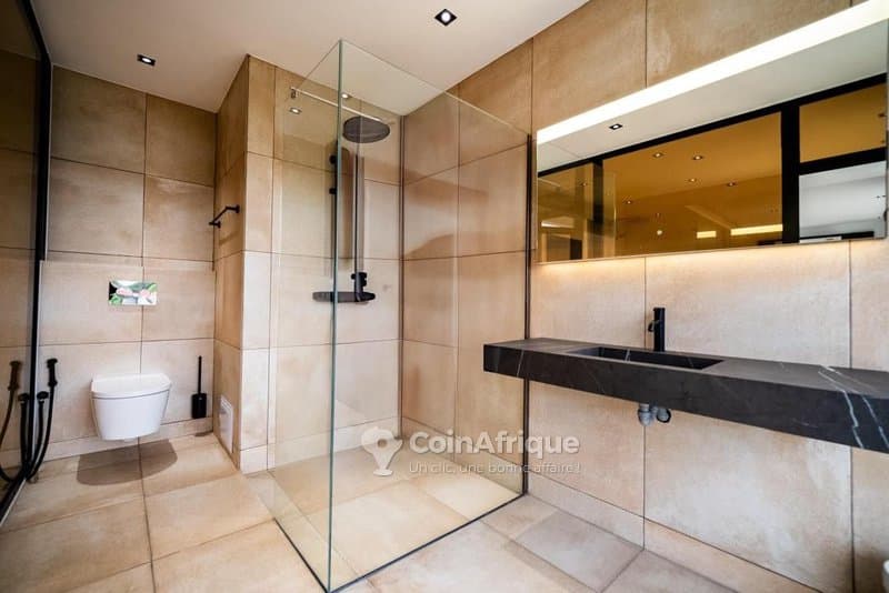 Vente de 6 villas de 5 pièces meublées avec piscine à assinie — photo 5