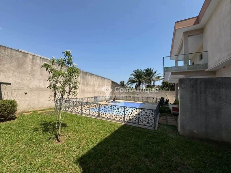 Location villa 9 pièces à Cocody Riviera Attoban — photo 3
