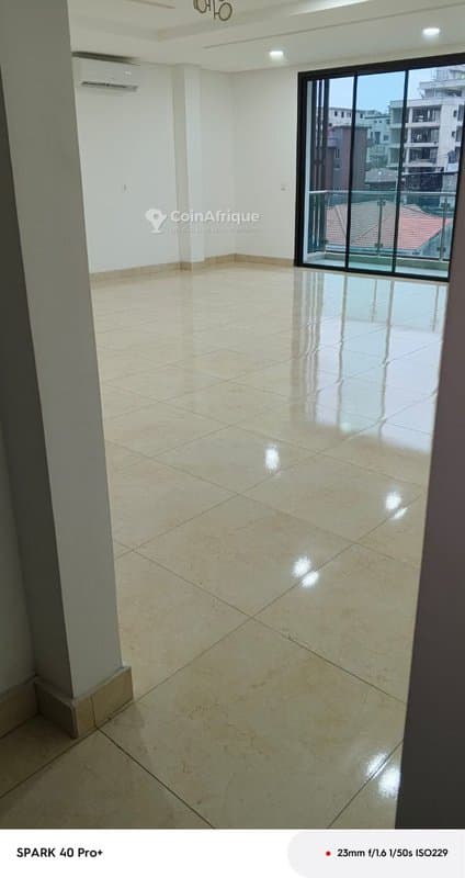 Location appartements 2, 3 et 4 pièces - Cocody — photo 2