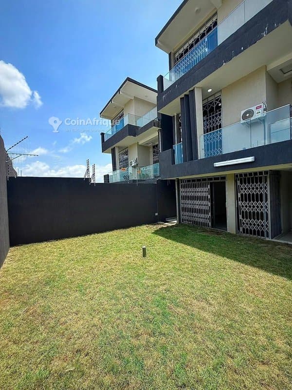 Location villa triplex 6 pièces à Bingerville — photo 2