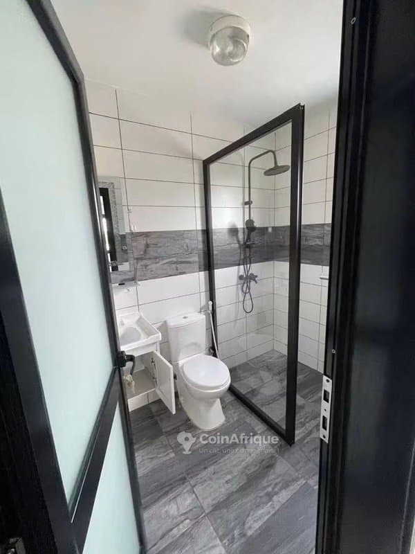 Vente appartement 3 pièces - Marcory zone 4 — photo 3
