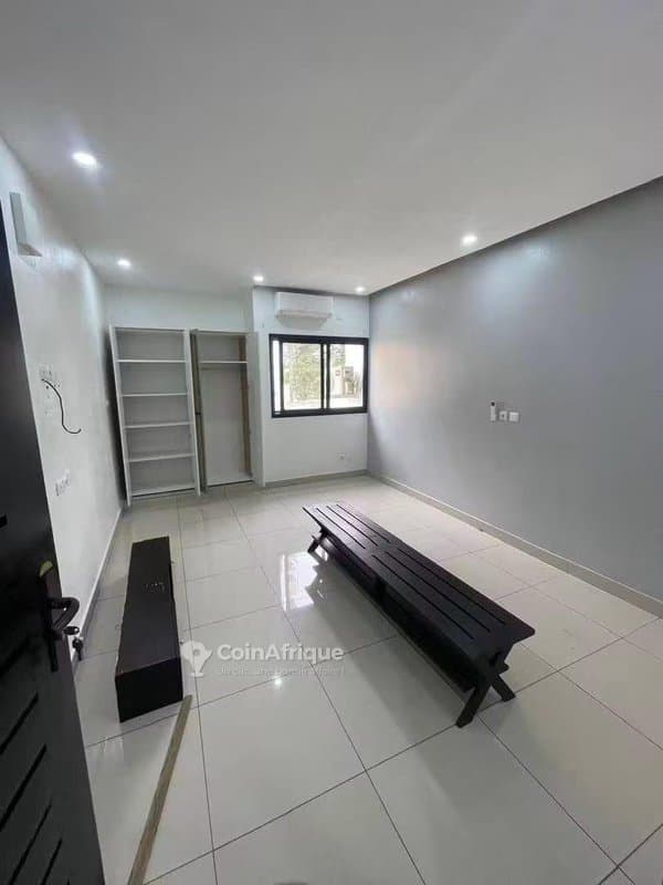 Vente appartement 3 pièces - Marcory zone 4 — photo 4