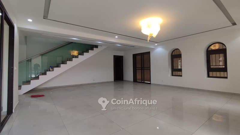 Location villa duplex de standing 8 pièces + piscine - cocody riviera m'badon — photo 3
