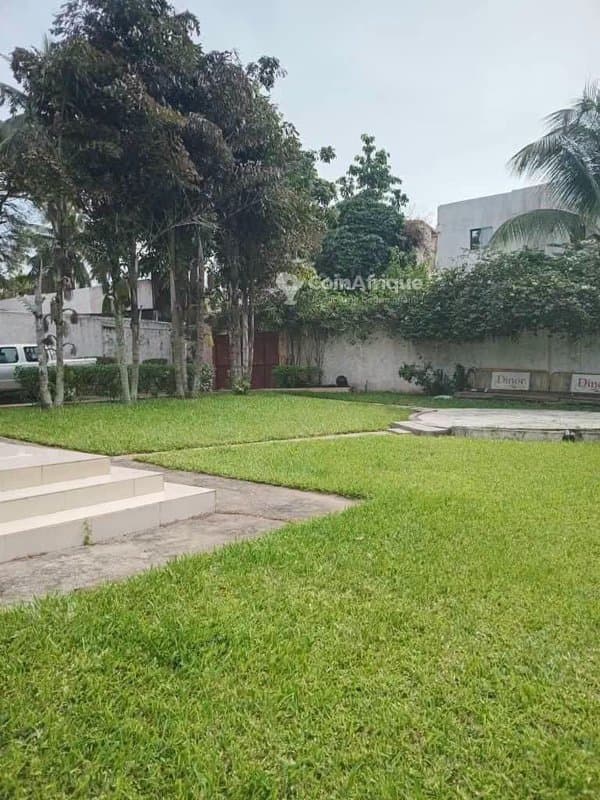 Location villa basse 4 pièces - Cocody — photo 3