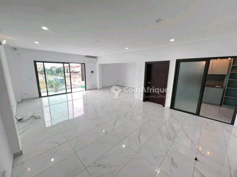 Location appartement 5 pièces - riviera m'badon — photo 2