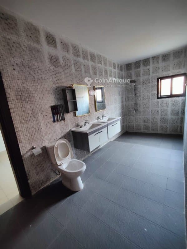 Location appartement 5 pièces - Cocody rivera 3 au 1er étage — photo 3