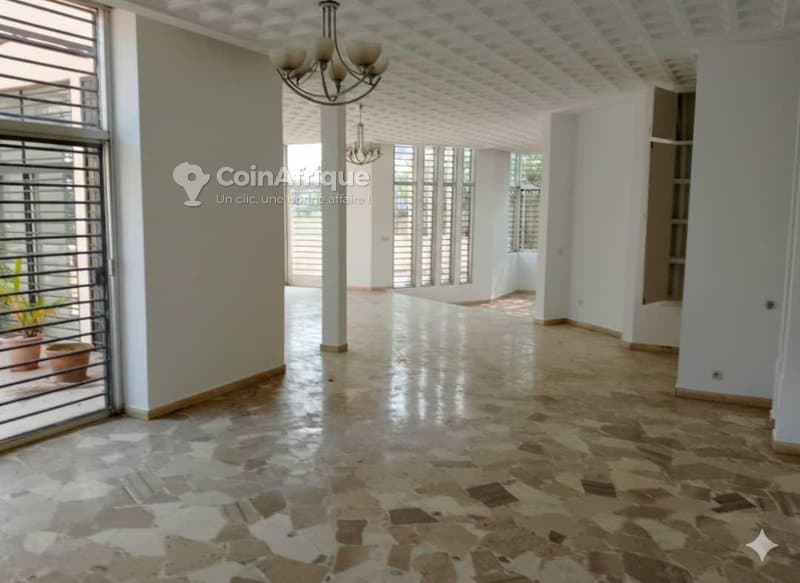 Vente villa duplex de standing 7 pièces sur 1076m2 - cocody 2 plateaux ena — photo 3