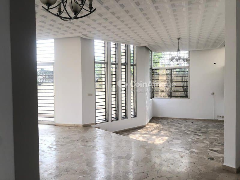 Vente villa duplex de standing 7 pièces sur 1076m2 - cocody 2 plateaux ena — photo 4