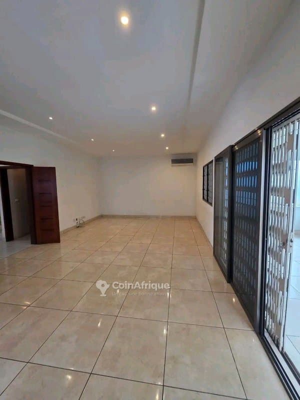 Location villa duplex 5 pièces - Cocody riviera 3 — photo 3