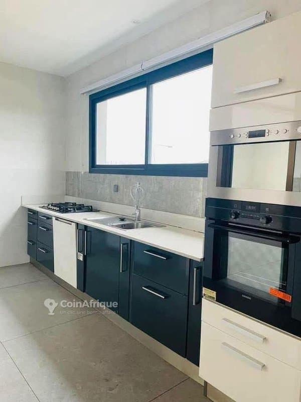 Vente appartements 4 pièces à cocody rivera 4 mbadon au 2ème étage avec ascenseur piscine commune salle de sport — photo 2