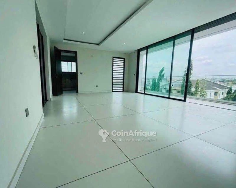 Vente appartements 4 pièces à cocody rivera 4 mbadon au 2ème étage avec ascenseur piscine commune salle de sport — photo 5