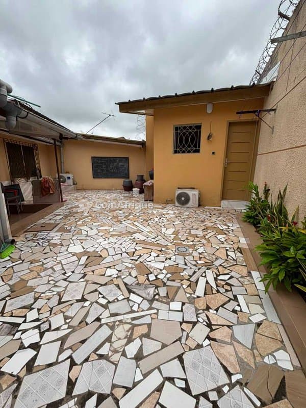 Location villa basse de standing 3 pièces + dépendance - cocody riviera 2 — photo 5