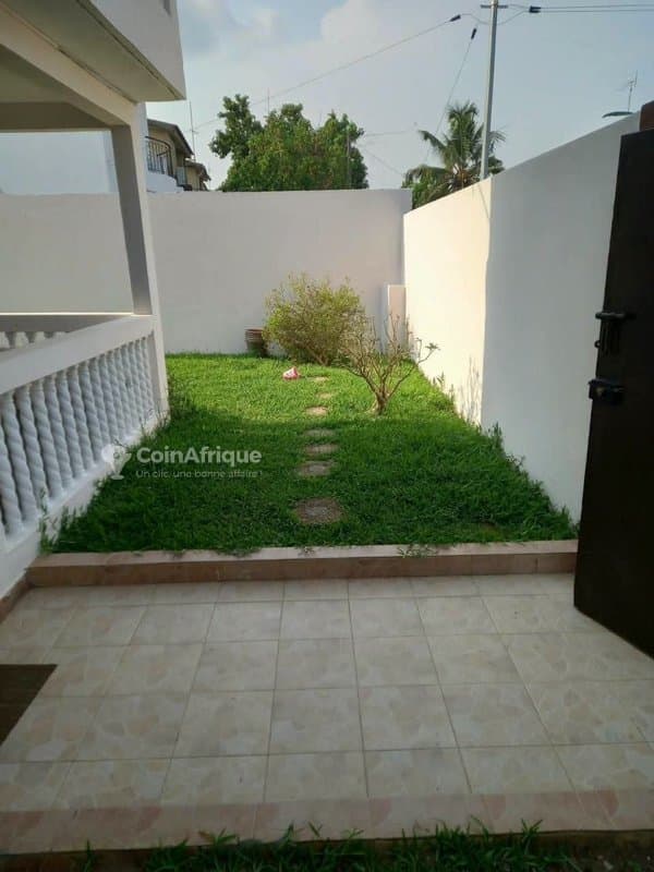 Location villa duplex 5pieces - Cocody angre 9eme tranche — photo 4