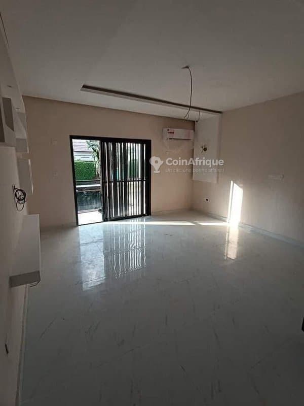 Location appartement 4 pièces - Riviera — photo 3